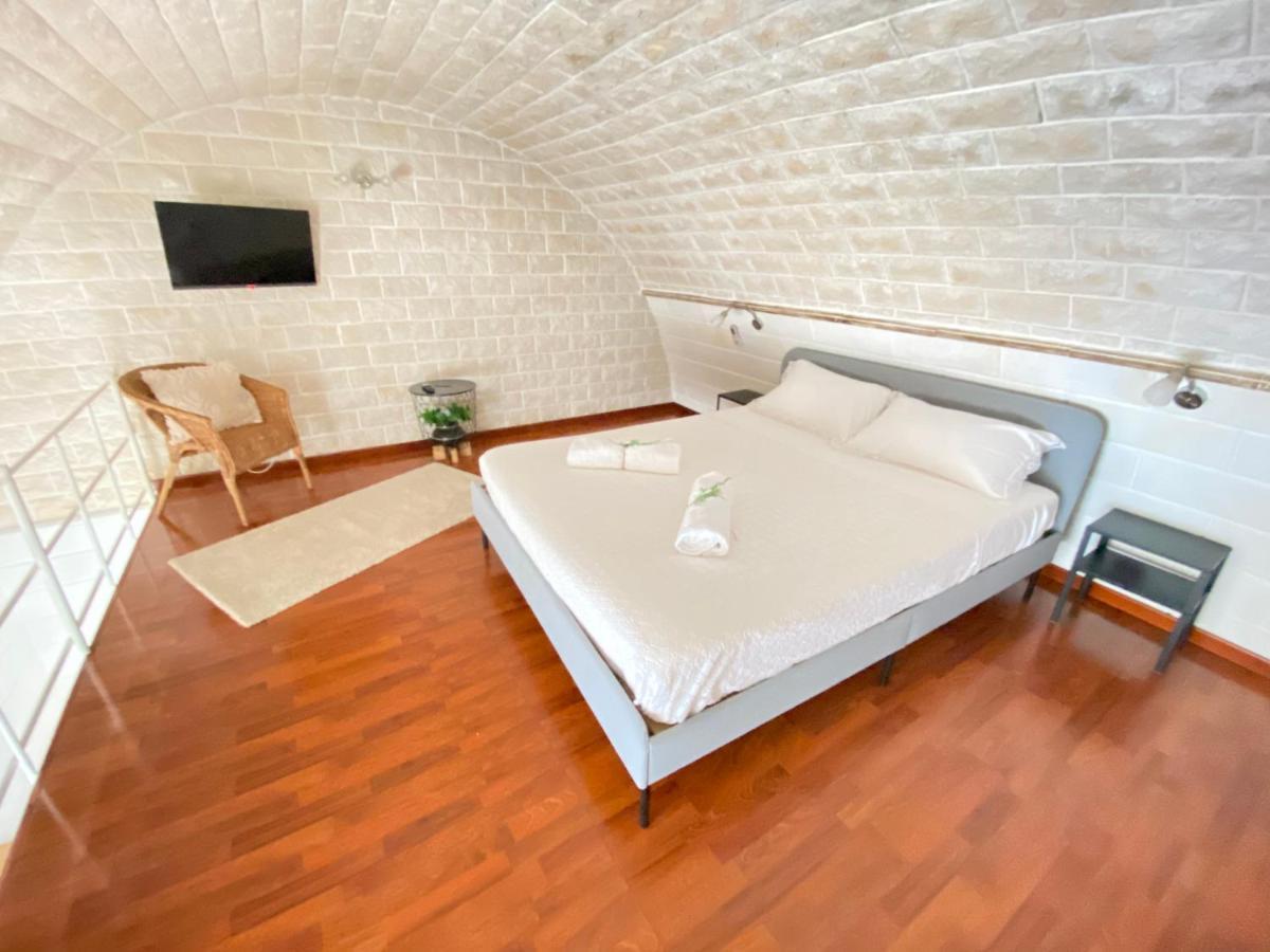 Bed and Breakfast Gilu' Adelfia Екстер'єр фото
